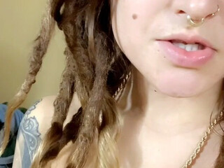 pizzapussypie gets squirt orgasm