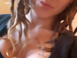 pizzapussypie teen slut model springt online auf einen toy