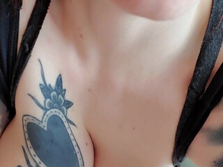 connerjay redhead juicy american whore plays with pussy