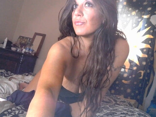 chicksicilian slim boygirl rubbing  dick in live cam