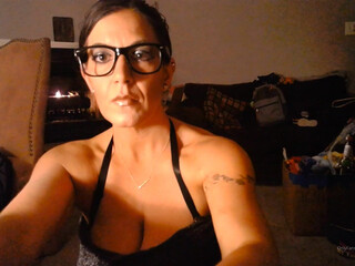 chicksicilian nude babe gets pussy fucked