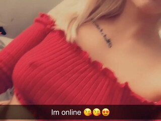 blonddiamond masturbating and playing with her pussy