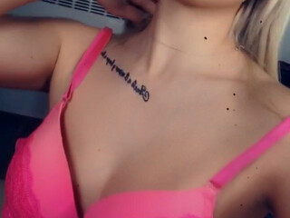 blonddiamond beautiful rubbing  show with petite girl