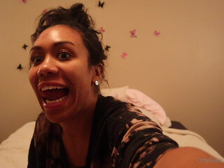 bby Luxurious bitch twists chic ass