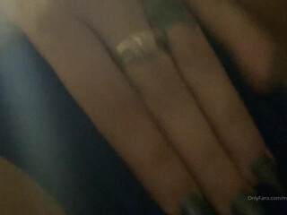 miss raquel Naughty girl plays with vibro massager