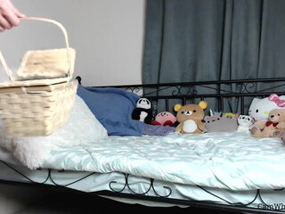 lilcanadiangirl gets squirt