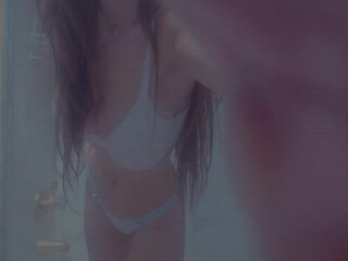 ka8eeowen  aka kateelife Luxury model is teasing with curvaceous