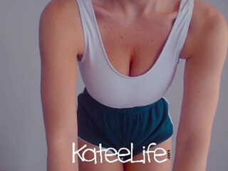 ka8eeowen  aka kateelife The lady is having fun in private