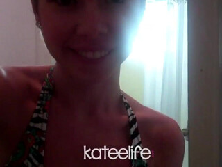 ka8eeowen  aka kateelife Luxurious blonde passionately pulls pussy