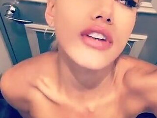 gwen singer Sexy krala exposes its charms
