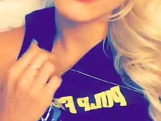 gwen singer arranges a VIP show.