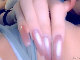 emmalvx aka OF Crazy doll posing naked and jerking pussy