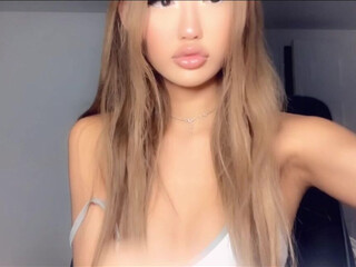 emmalvx aka OF Vicious lady pins her cap