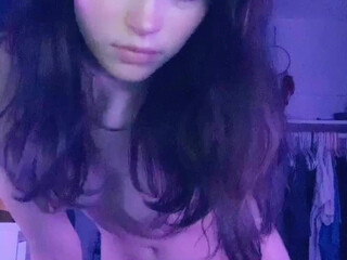 cutelilkitten Stunning prostitute effectively masturbates