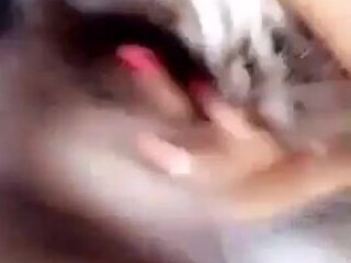 cherubesque Sexy krala exposes its charms