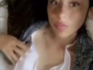 cherubesque Busty babe posing nude