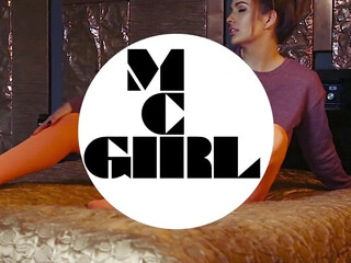 Holly Peers onlyfans Slutty granny having fun with sex toy