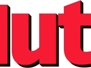 Holly Peers onlyfans Hot prostitute shows big tits