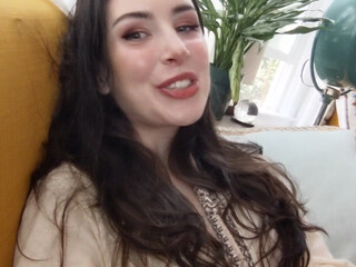 Aella Girl onlyfans showed her tits