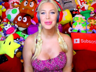 tara babcock onlyfans Vicious bitch fucks herself with a hammer