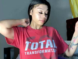 piinklolla Busty woman dancing spectacular striptease