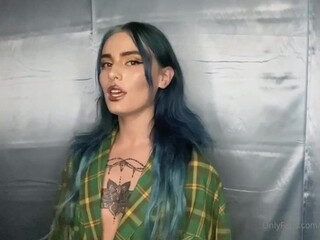 shiaswordgirl Vicious lady pins her cap