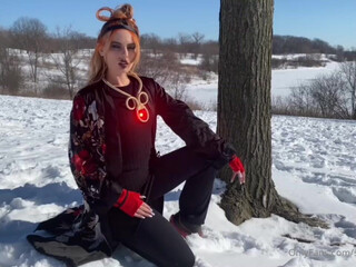 shiaswordgirl Harlot posing in pantyhose