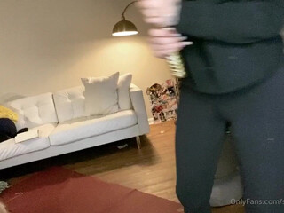 shiaswordgirl Thick shmarina fucks herself with fingers