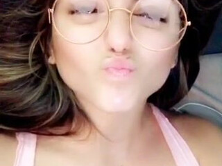 Natalie Monroe The obstinate Babe works the body with oil