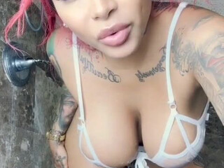 brittanya razavi Sexy blonde fucks sex lips