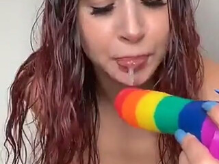 blakelybunny Crazy chick caresses sex lips