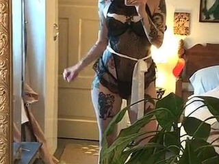 Maud Suicide Ardent hottie jerking off her dildo