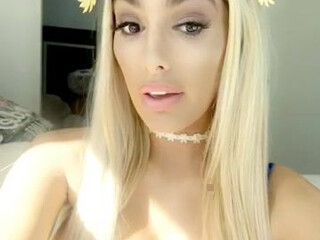 Lynaritaa Lustful trance fucks girlfriend