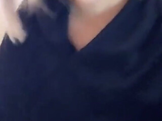 Layna Boo Attractive curvy caresses shaved cunt