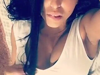 Kira Queen Big Mom performs a spectacular show