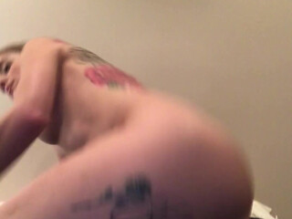 Kali Roses Cute female sucking dick