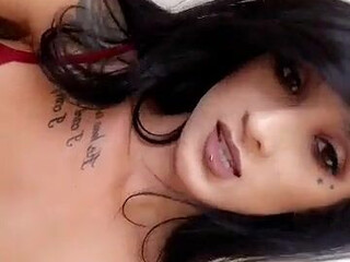 Jayda Hot babe masturbates shaved cunt