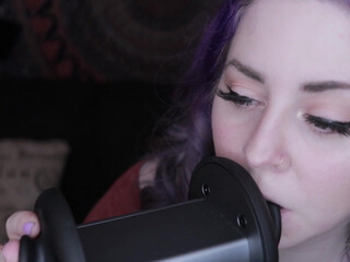 dovey Incendiary babe masturbates with a vibrator