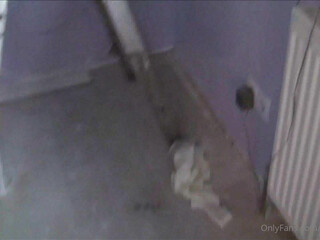 candysamira Busty blonde MILF caresses juicy cunt