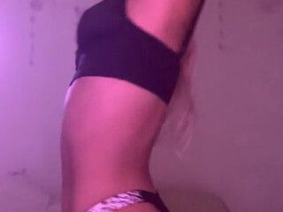 aspen Dark chick seduces with big shapes