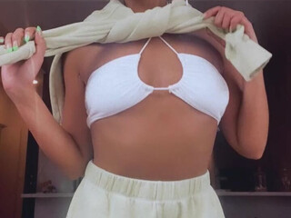 dressuperis Baby pulls both holes