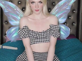 celestinabloomsfree Charming skin sucks penis