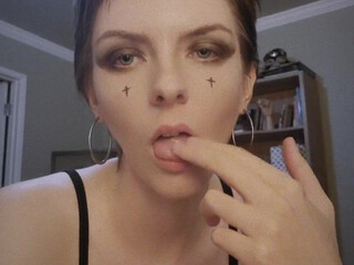 celestinabloomsfree Blonde shlendra caresses sex lips