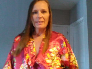 kimithemilfmommy Sexy chicks take a bath