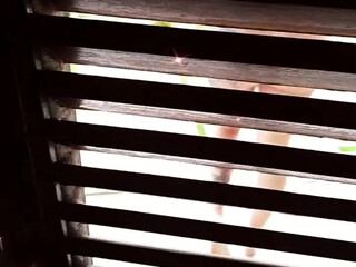 fansdama Sexy babe masturbates point