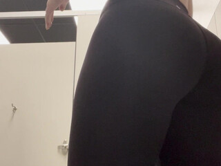 Riley Reign  onlyfans fucks cunt with fingers