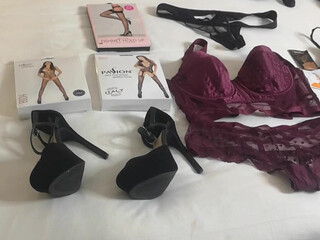 Holly Hart aka holly in all the cracks with a violent orgasm