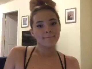 snowbunnyasiyah onlyfans Busty passion sucks dick