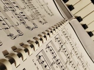 mandysweet2020 Cute model strips boobs