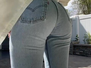 daisykeech Slim brunette has passionate sex